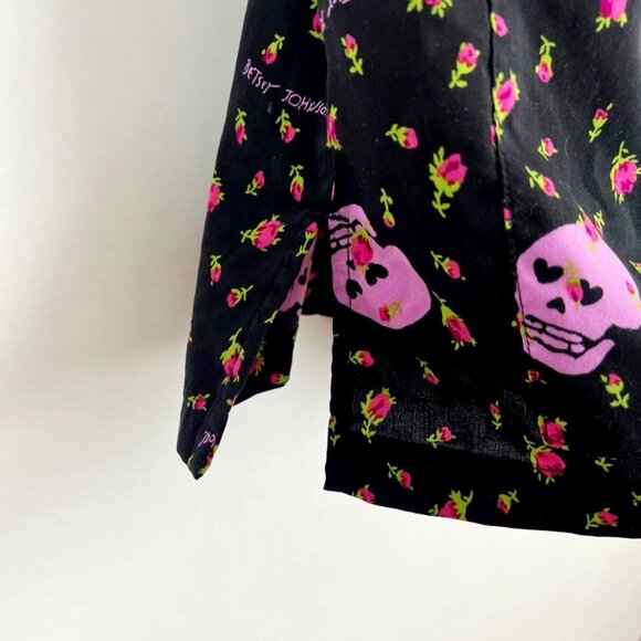 Betsey Johnson Scrub Top Women's Size 2X Rosebud Skull Hearts Black Pink - Picture 6 of 15